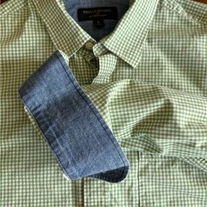 Banana Republic Green and Blue Casual Button Down Shirt
Soft Wash Slim Fit L
